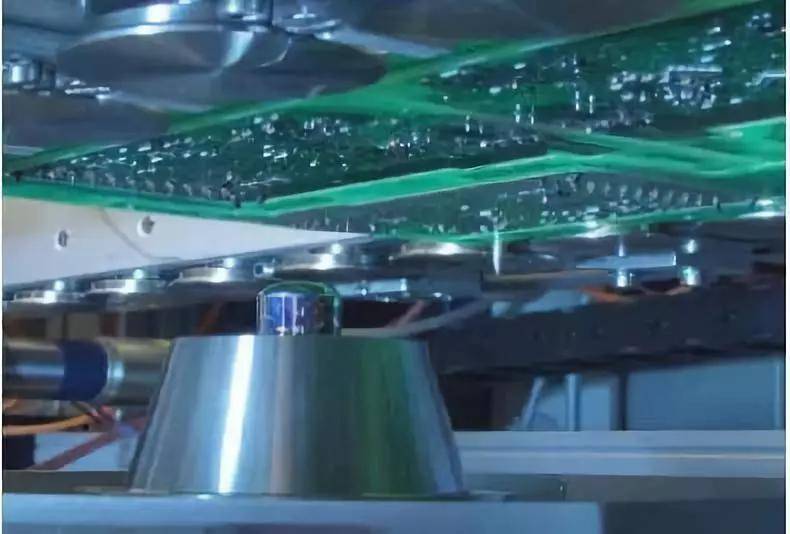 PCB焊接中波峰焊、回流焊区别与联系